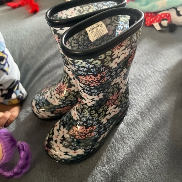 Carter's Multicolor Patterned Boots - Picture 4 of 8